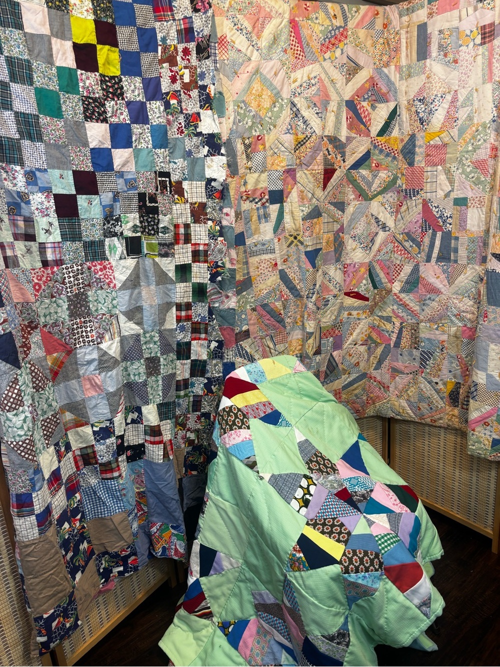 Wounded vintage and antique quilt / quilting bundle